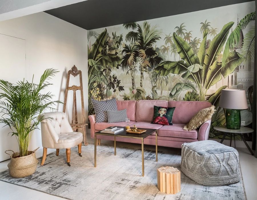 cool safari chic bedroom design with tropical mural